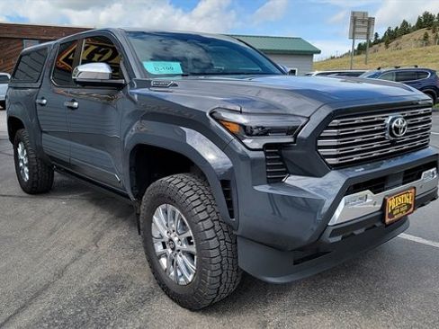 Used 2024 Toyota Tacoma Limited AWD/4WD image 4