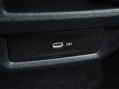 New 2025 Volkswagen Taos SEL image 25