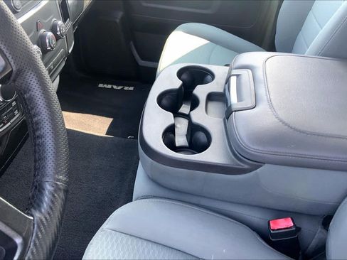 Used 2019 RAM 1500 Express w/ Express Value Package AWD/4WD image 17