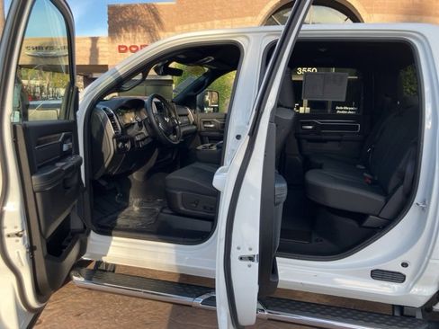 Used 2024 RAM 2500 Big Horn w/ Sport Appearance Package image 8