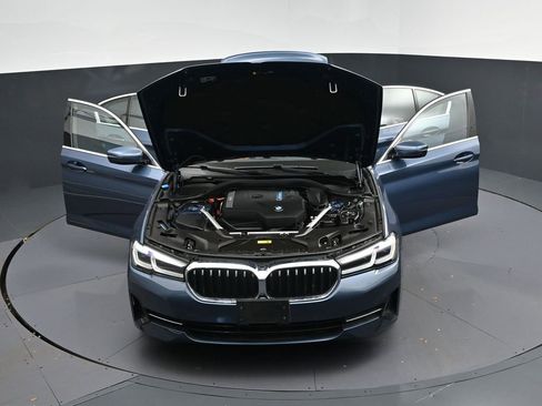 Used 2023 BMW 530e xDrive w/ Convenience Package image 52