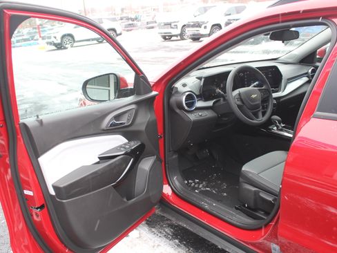 New 2026 Chevrolet Trax LT image 8