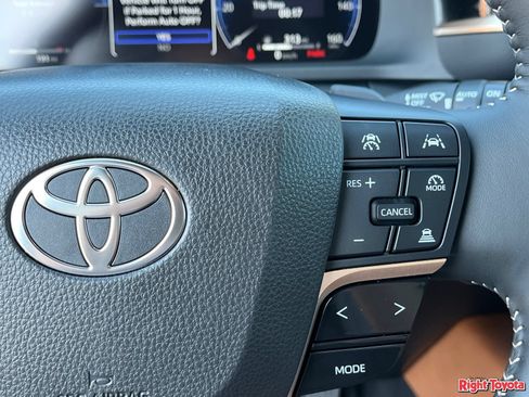 Certified 2026 Toyota Crown Signia AWD/4WD image 24