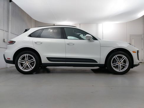 Certified 2023 Porsche Macan AWD/4WD image 8