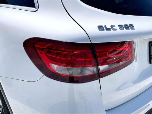 Used 2019 Mercedes-Benz GLC 300 4MATIC image 29