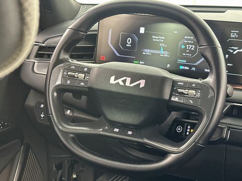 Used 2024 Kia EV9 GT-Line AWD/4WD image 8