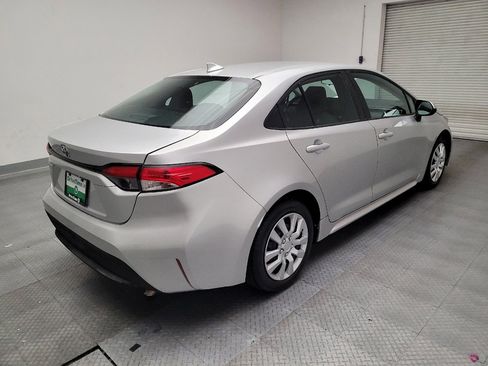 Used 2021 Toyota Corolla LE image 9