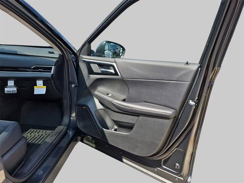 New 2025 Mitsubishi Outlander SE image 27
