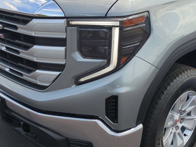 Used 2025 GMC Sierra 1500 SLE w/ Preferred Package AWD/4WD image 9