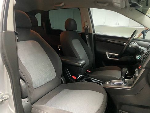 Used 2013 Chevrolet Captiva Sport LS image 16