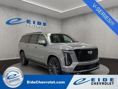 Used 2025 Cadillac Escalade ESV V