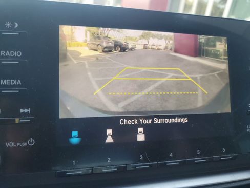 Used 2018 Honda Accord LX image 23