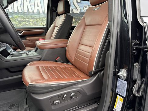 Used 2025 GMC Sierra 2500 Denali Ultimate image 8