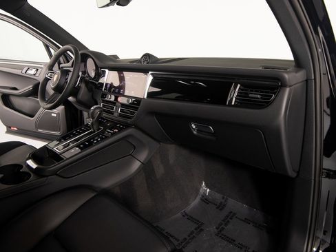 New 2026 Porsche Macan S image 24