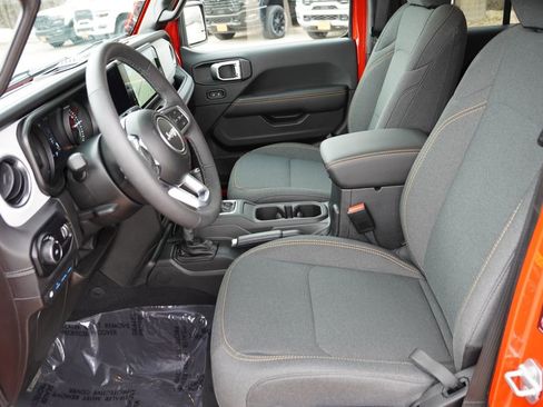 Certified 2025 Jeep Wrangler Unlimited Sahara image 16