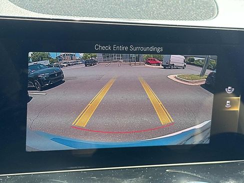Used 2023 Mercedes-Benz GLB 250 4MATIC w/ Premium Package image 23
