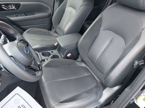 Used 2025 Subaru Forester Touring AWD/4WD image 12