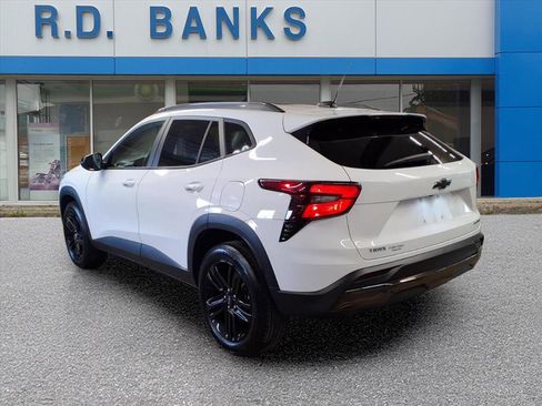 Certified 2024 Chevrolet Trax ACTIV w/ Sunroof Package image 3