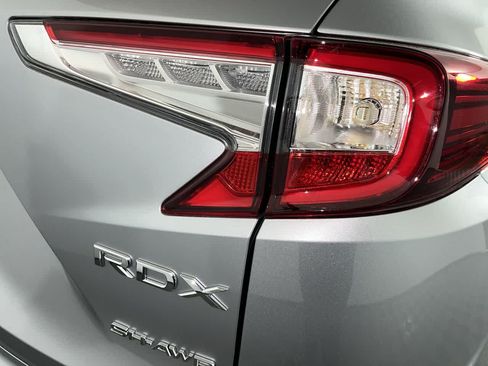 Certified 2025 Acura RDX SH-AWD w/ Technology Package image 11