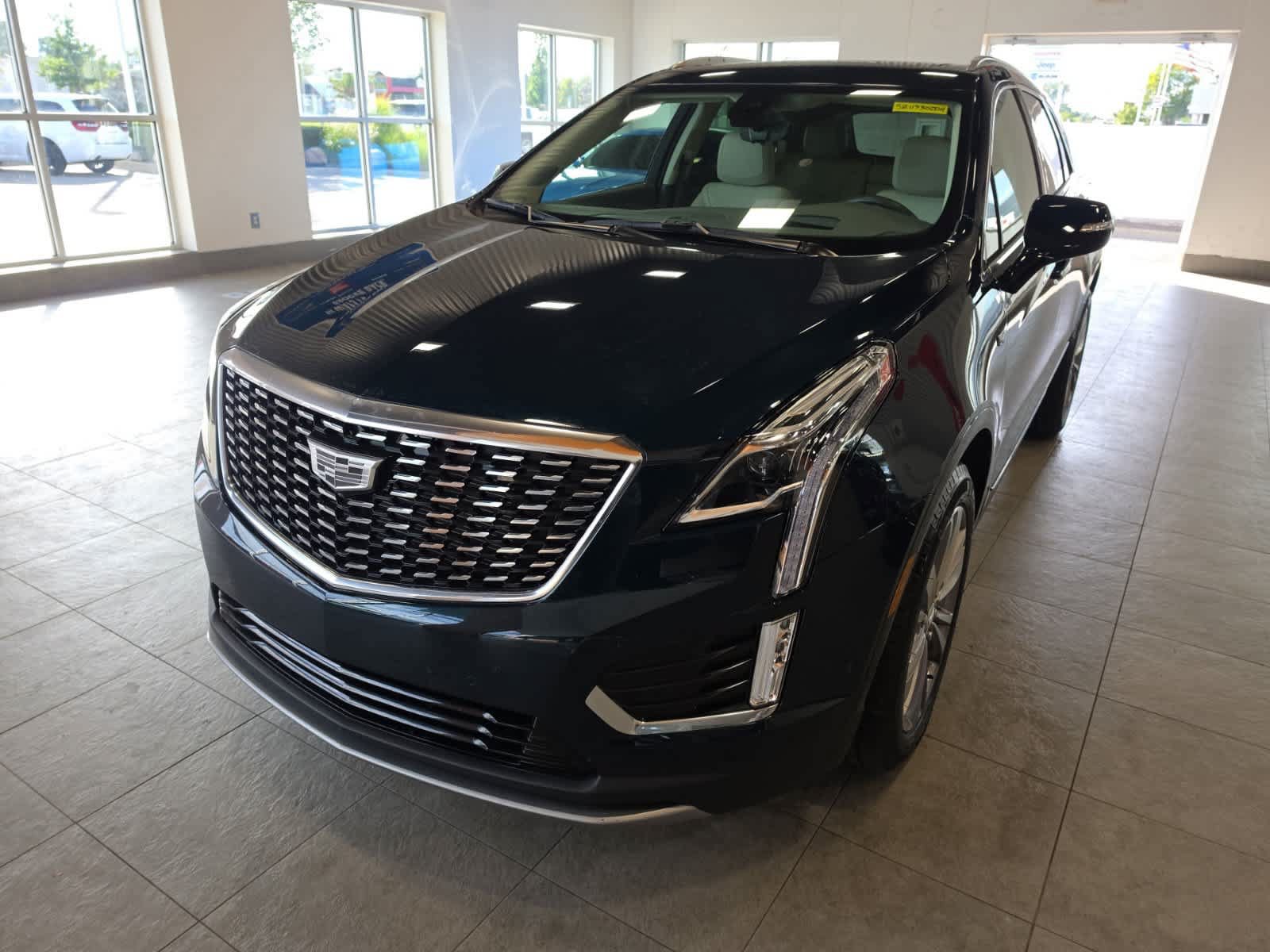 Used 2025 Cadillac XT5 Premium Luxury w/ Technology Package AWD/4WD image 1