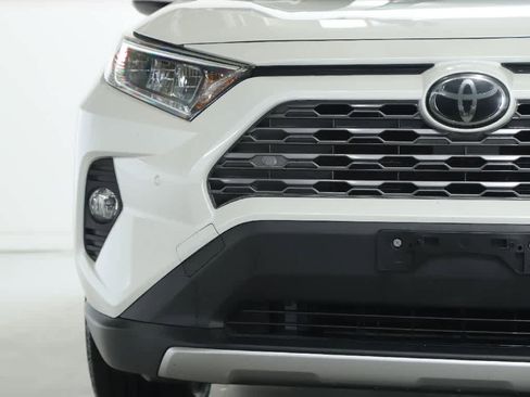 Certified 2019 Toyota RAV4 Limited image 6