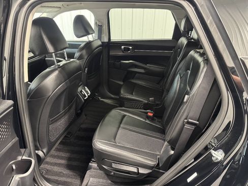 Used 2025 Kia Sorento EX AWD/4WD image 12