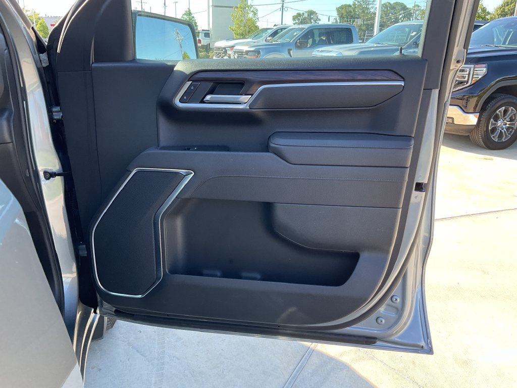 Used 2026 GMC Sierra 1500 SLT RWD image 16
