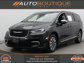 Used 2023 Chrysler Pacifica Limited FWD video 1