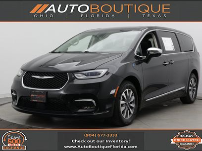 Used 2023 Chrysler Pacifica Limited