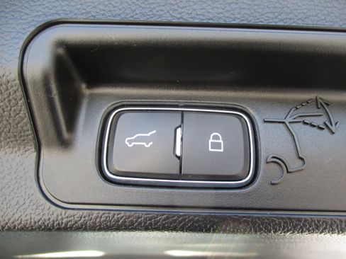 Used 2023 Ford Explorer XLT w/ Equipment Group 202A image 44