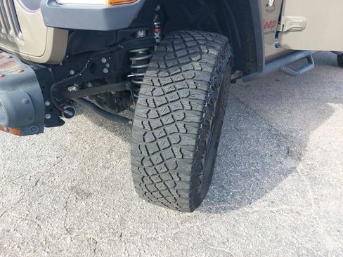 Used 2020 Jeep Gladiator Mojave image 32