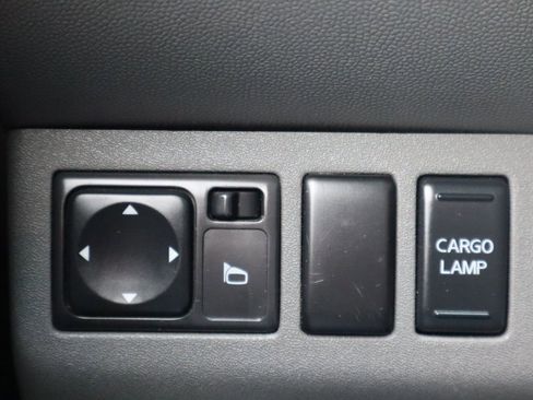 Used 2006 Nissan Frontier SE w/ (P01) Power Pkg AWD/4WD image 28