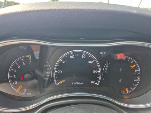 Used 2020 Jeep Grand Cherokee Laredo AWD/4WD image 15
