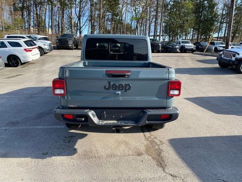 Used 2024 Jeep Gladiator Sport image 6