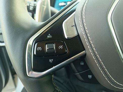 Used 2023 Chevrolet Corvette Stingray Premium Conv w/ Z51 Performance Package image 9