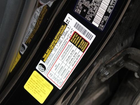 Used 2020 Toyota Highlander Limited image 32