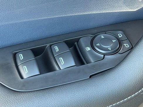 Used 2025 Chevrolet Blazer RS w/ Enhanced Convenience Package image 18