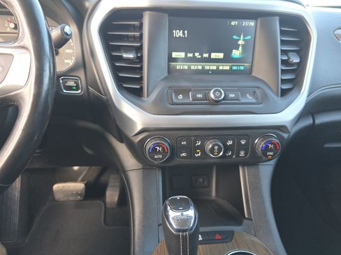 Used 2019 GMC Acadia SLE image 11