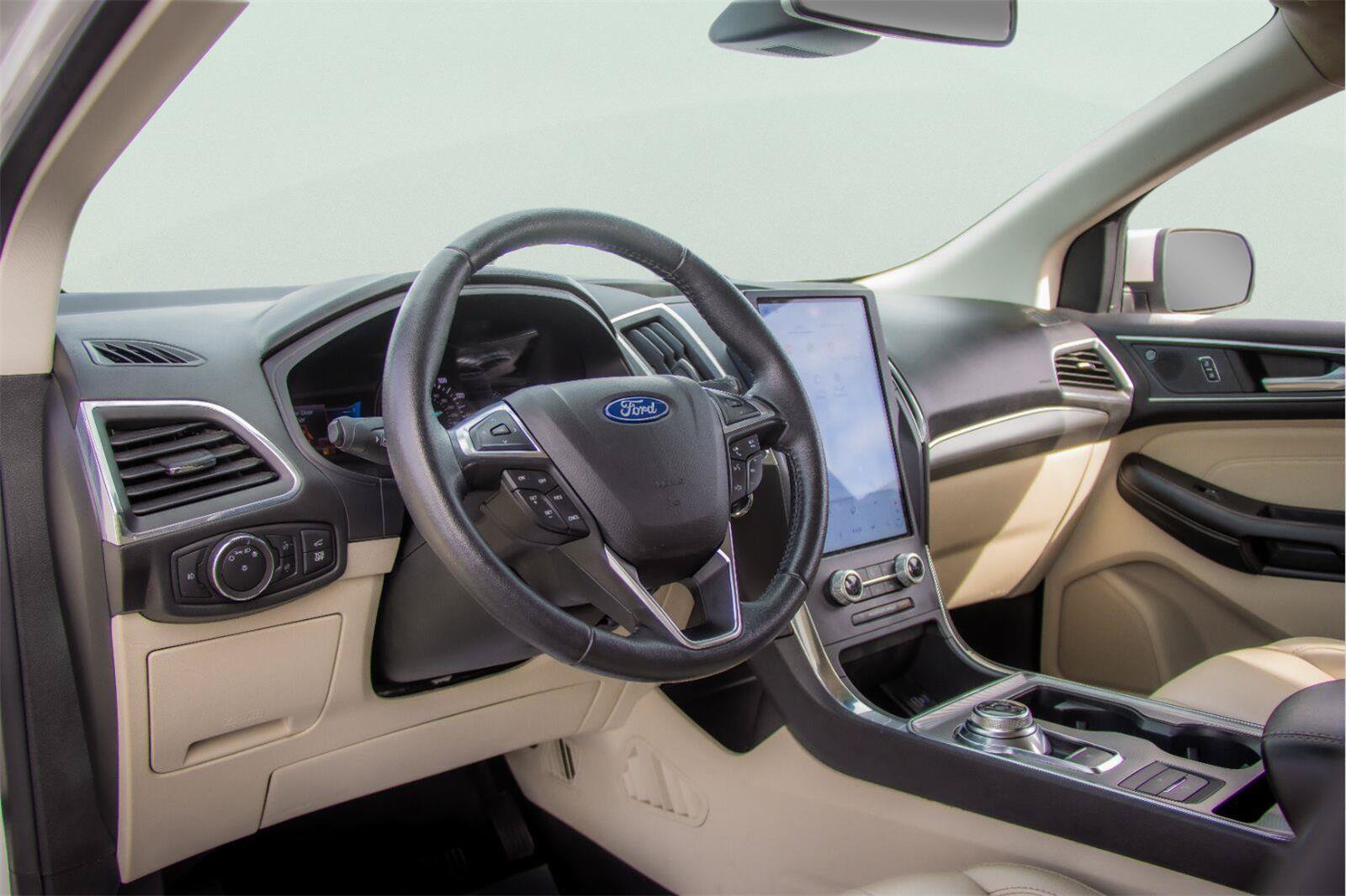 Used 2022 Ford Edge Titanium AWD/4WD image 6