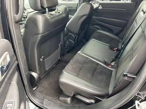 Used 2022 Jeep Grand Cherokee Laredo X image 12