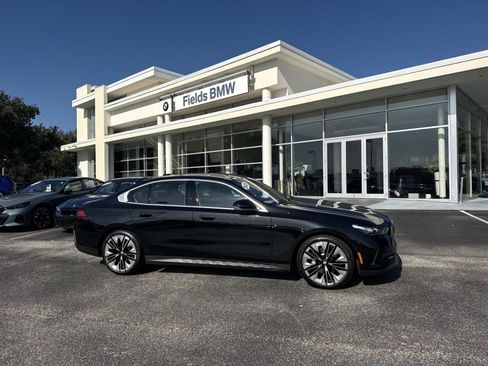 Certified 2025 BMW 530i xDrive image 1