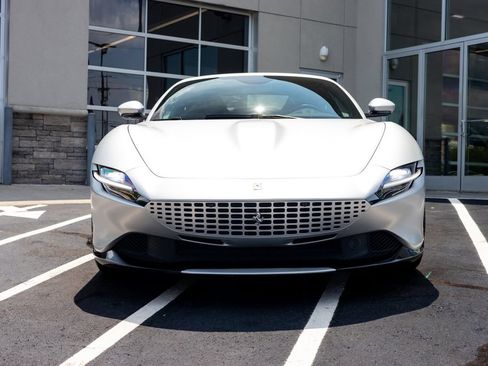 Used 2022 Ferrari Roma RWD image 10