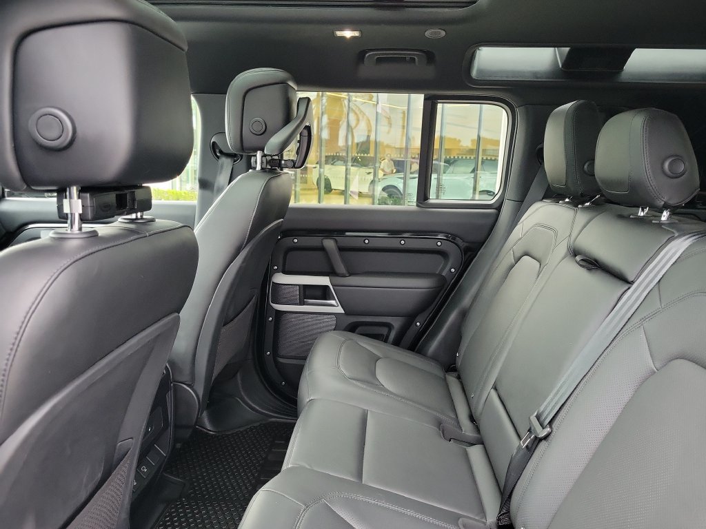 Certified 2024 Land Rover Defender 110 S AWD/4WD image 15