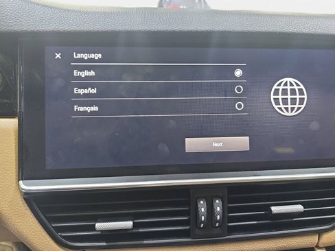 Certified 2022 Porsche Cayenne AWD/4WD image 22