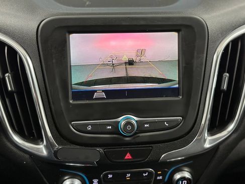 Used 2020 Chevrolet Equinox LT w/ Driver Convenience Package FWD image 6