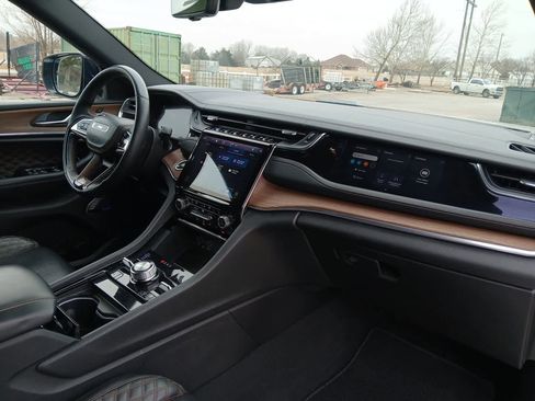 Used 2022 Jeep Grand Cherokee Summit w/ Advanced Protech Group IV image 55