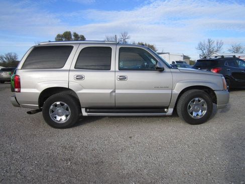 Used 2004 Cadillac Escalade AWD image 1