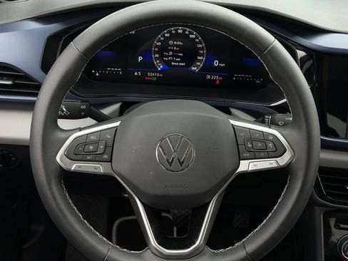 Used 2023 Volkswagen Taos SE FWD image 13