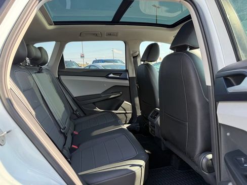 Used 2024 Volkswagen Taos SE AWD/4WD image 19