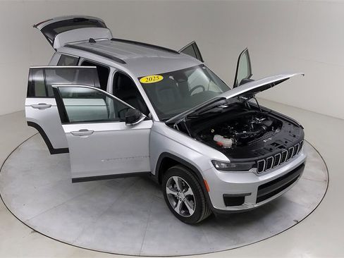 Used 2025 Jeep Grand Cherokee L Limited image 48